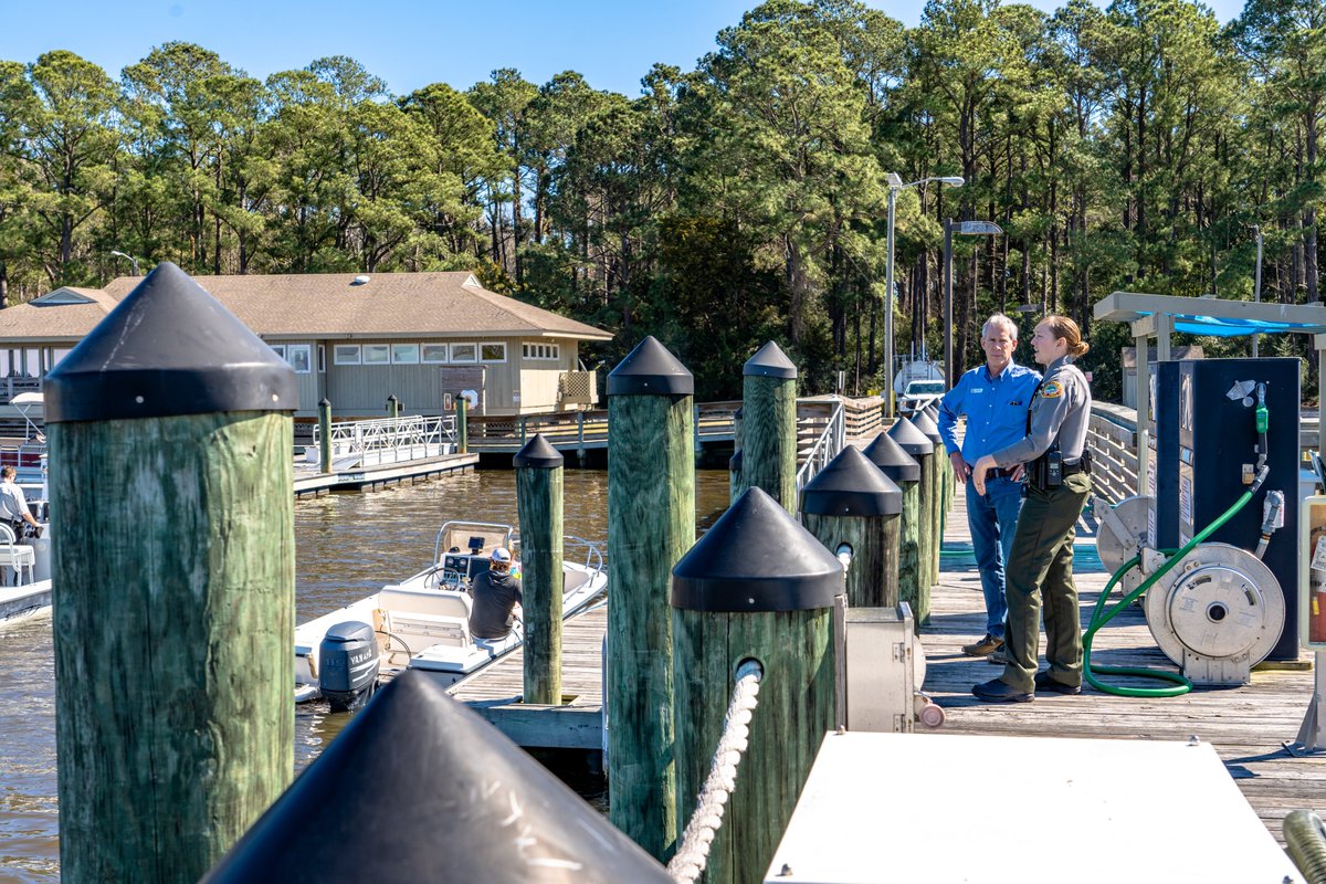 SecReidWilson's tweet photo. Carolina Beach State Park is such a wonderful place! Longleaf pines, venus flytraps, pitcher plants, marina, beautiful trails, Cape Fear River frontage. Controlled burn done last week on 30 acres. @NCparks #NCPATH #GreatTrailsState @TrailNc https://t.co/4CRmIygc2s