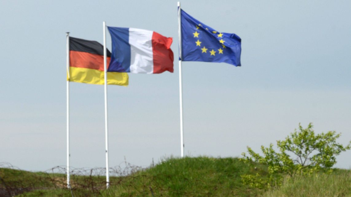 TVPParlament's tweet photo. Jeżeli mówi się, że dziś UE rządzi duet Paryża i Berlina, to ten duet musi się rozszerzyć do trójkąta. Polska powinna znaleźć się w gronie krajów, które współdecydują o przyszłości UE – powiedział szef sejmowej komisji ds. UE Michał Kobosko.
https://t.co/vDe4FLeBdQ https://t.co/FVc6bcZuvf