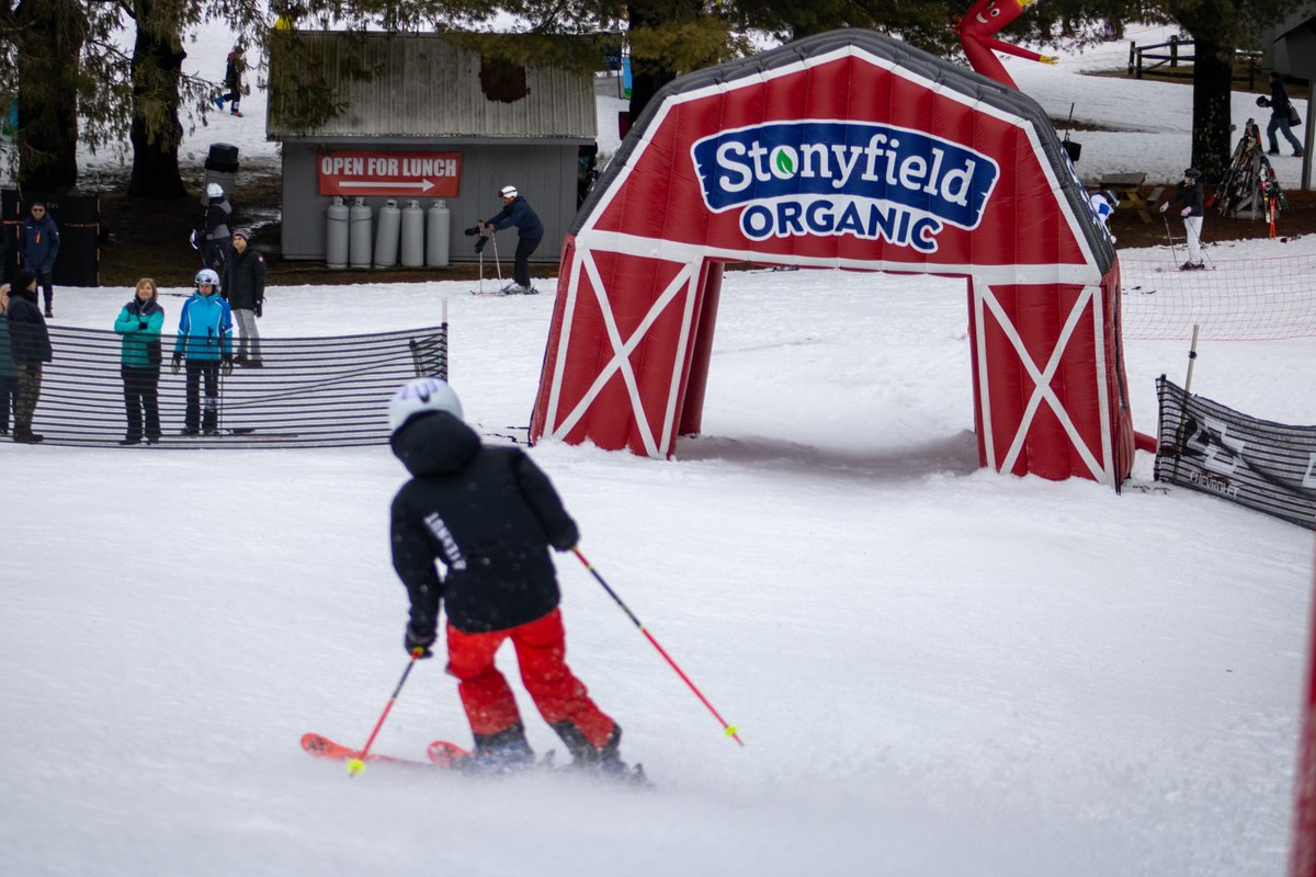 We hope everyone was in the MOOd for love this week 🐮💚Sharing is caring🫶 @Stonyfield wants to share with you free samples of their delicious products. Visit our next event to grab a chairlift snack and stay fueled with quality organic snacks all day long! #skivc