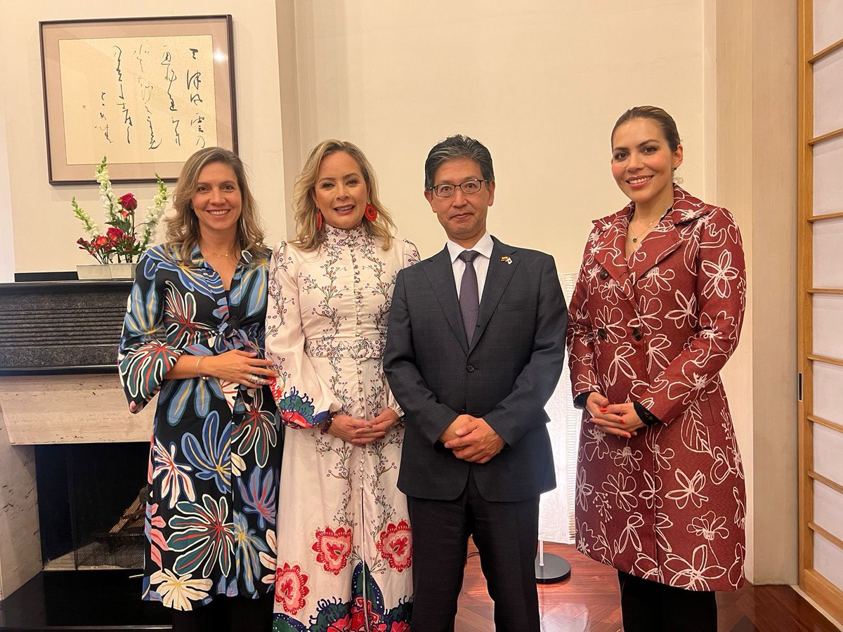 Cada 11 minutos una mujer en el mundo muere víctima de la violencia de género. Con un equipo de mujeres extraordinarias y con el apoyo de @japanemb_col @Asocapitales @MicrosoftLatam @GIOcampo estamos construyendo un mundo más seguro para las mujeres junto a @GuardianGirlsX.