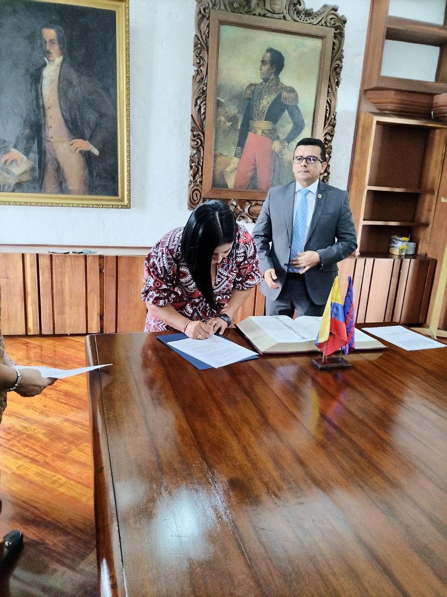 Asumo con responsabilidad y con honor   la Dirección del CECAV Unicauca