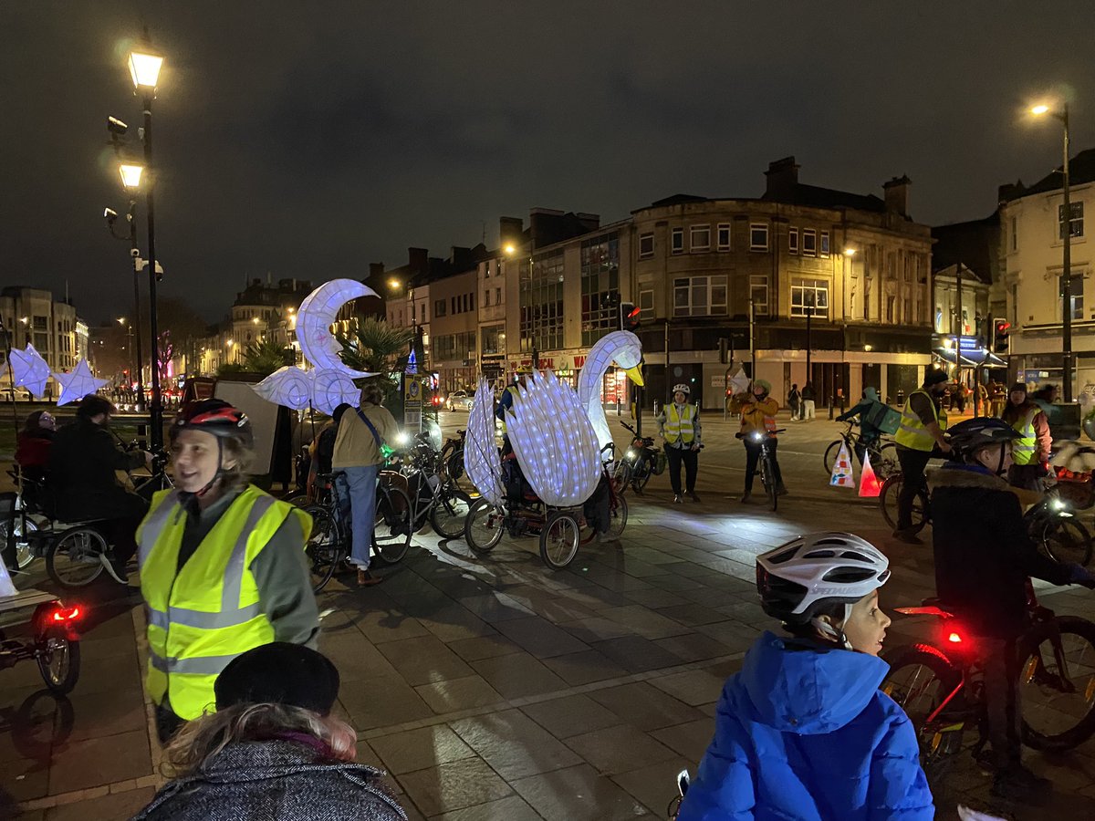 scowlingmonkey's tweet photo. Got invited on the @PedalPower_Diff Swan Lantern Ride. 

It was fab! A gentle cycle through Cardiff city centre supporting accessible cycling. 

Superb swan bike and great lanterns lighting the way! 

Awesome marshalls too, who halted traffic and kept us all safe. https://t.co/EpifubrWQz