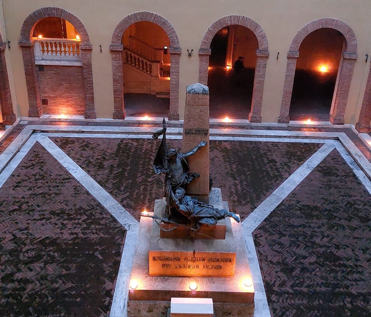 "Giornata del risparmio energetico e degli stili di vita sostenibili - No borders".
L'Università di Siena aderisce alla campagna
#milluminodimeno <a href="/caterpillarrai/">Caterpillar Radio2</a> <a href="/RaiRadio2/">Rai Radio2</a>.
Rettorato al lume di candela!
unisi.it/unisilife/even…