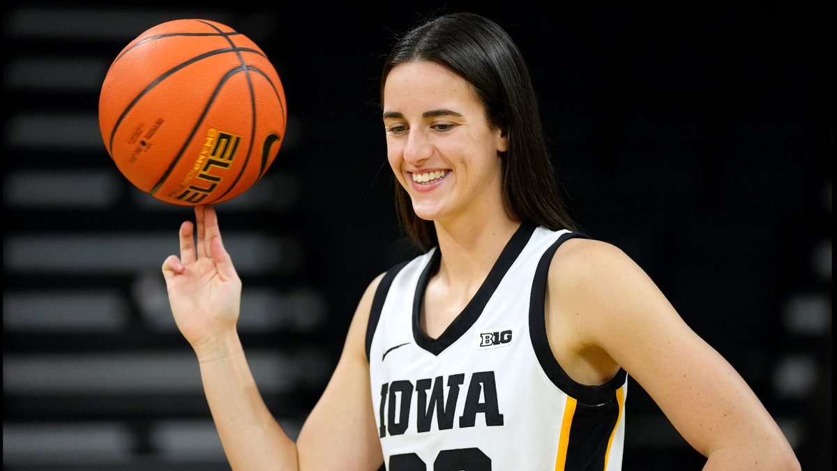theplanetweekly's tweet photo. Caitlin Clark Shatters NCAA Women’s Basketball Scoring Record: A Historic Achievement @NCAA 
https://t.co/wksJY9K8Hn https://t.co/eVnqVrKKiG