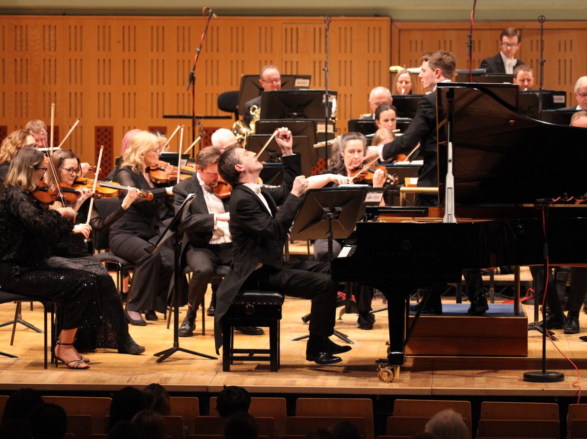 A mesmerising performance of Stanford's Piano Concerto No. 2 in the first half of this evening's concert with @FinghinCollins and conductor Killian Farrell at the <a href="/NCH_Music/">National Concert Hall</a> 🎹