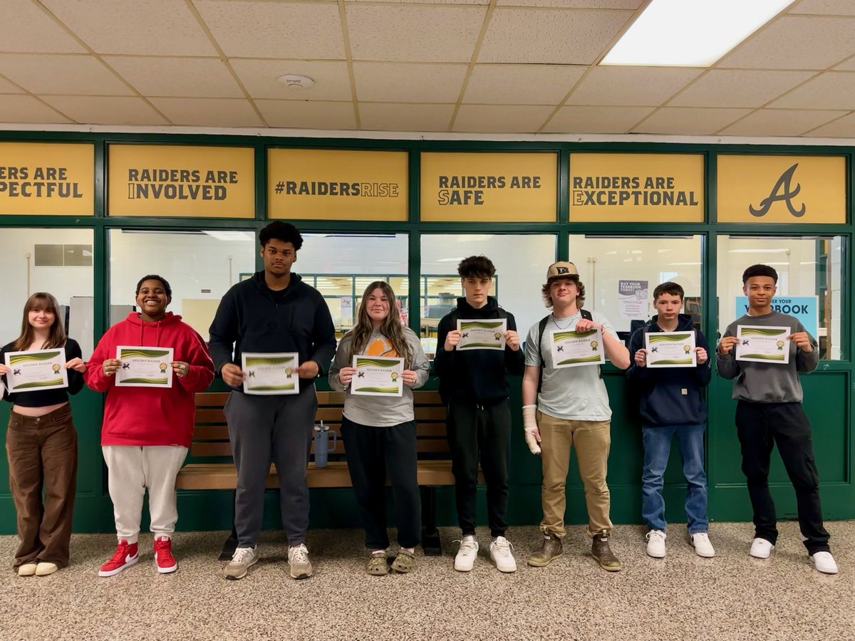 Congratulations to these Golden Raider Award recipients! Keep up the good work. 💚💛 #RaidersRISE #ShowUpAndShine #GoldenRaider
