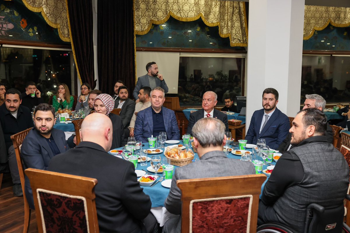 Murat_Alparslan's tweet photo. AK Parti Gençlik Kolları bir okuldur.

Zaman bendedir ve mekan bana emanettir şuurunda bir gençlik ile DEVAM. 

📍Keçiören, Yerel Yönetimlerde AK Gençlik https://t.co/Qd8IKR56md