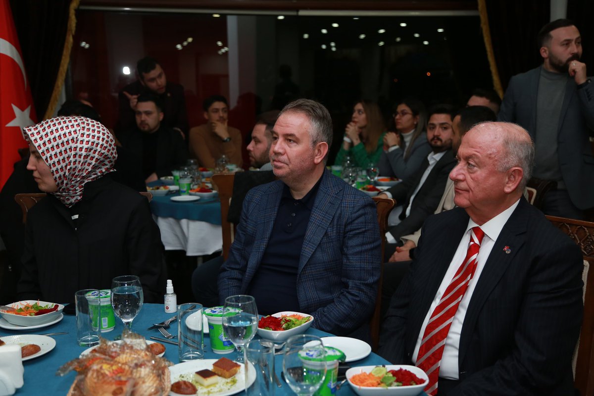 Murat_Alparslan's tweet photo. AK Parti Gençlik Kolları bir okuldur.

Zaman bendedir ve mekan bana emanettir şuurunda bir gençlik ile DEVAM. 

📍Keçiören, Yerel Yönetimlerde AK Gençlik https://t.co/Qd8IKR56md
