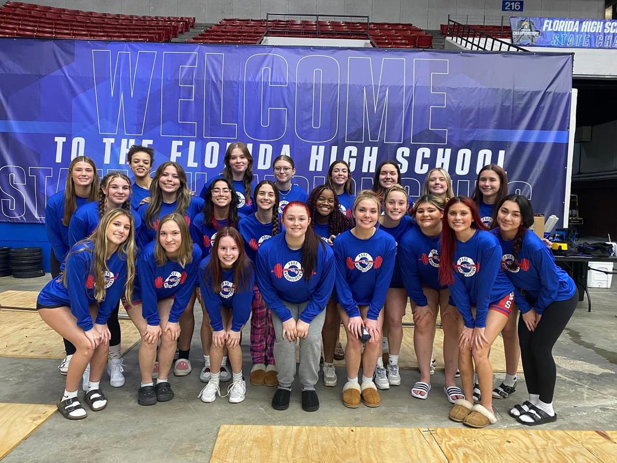 ufc_lee's tweet photo. Back to back!  Congrats ladies! @PaceHSfootball @BLester1993 #fhsaa https://t.co/tcUKwwx2Ui