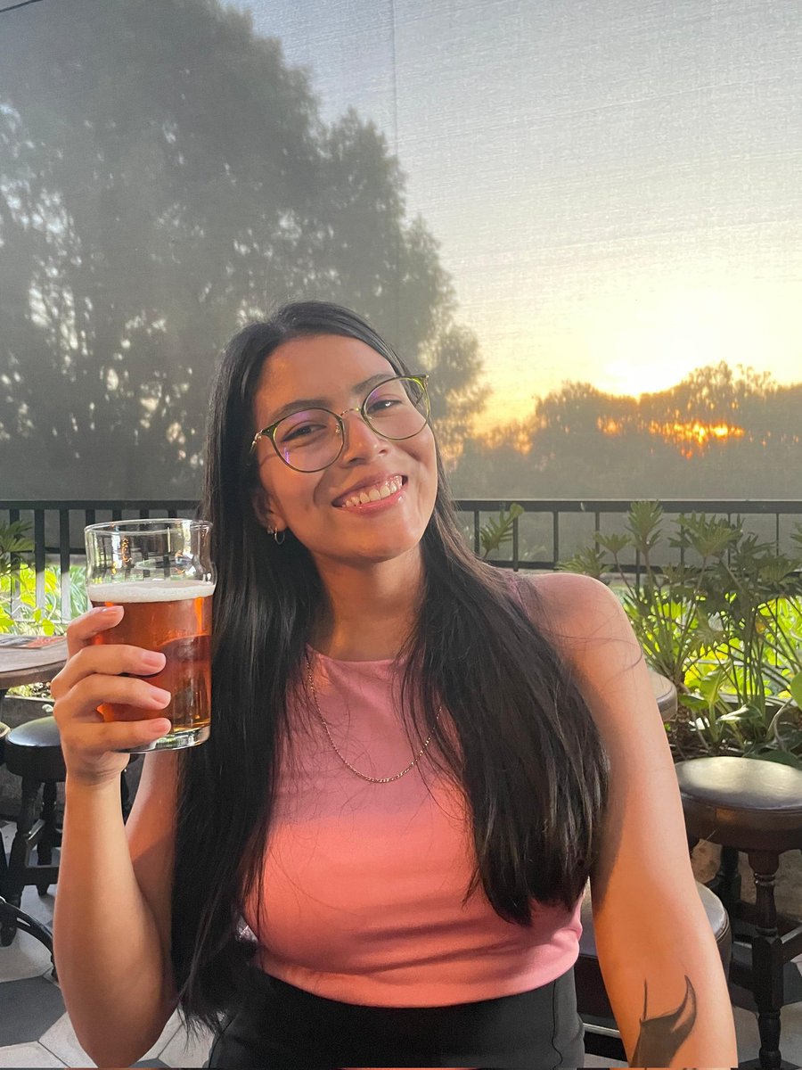mfdiagot's tweet photo. Descripción gráfica de una tesista después de sustentar🦎🤪🍻 https://t.co/9l80YBRFVT