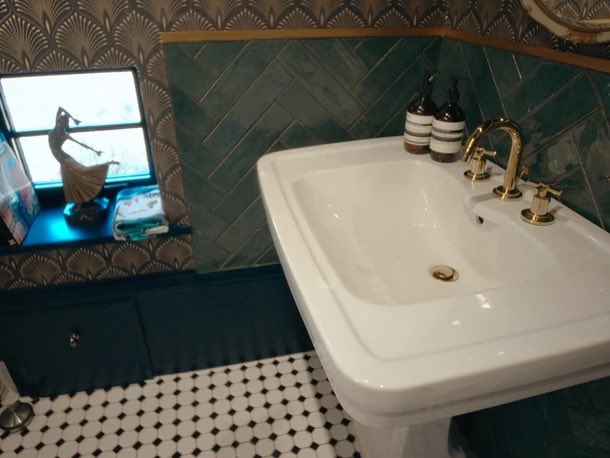 John &amp; Suzanne left me totally speechless, they created a show stopping guest cloakroom … those decorative wings🪽

Checkout the products &amp; services they used 👉 dreamkitchensandbathrooms.com/copy-of-episod…

Stream Ep 4 on My 5 <a href="/channel5_tv/">Channel 5</a> #YourDreamKitchenforLess 

#project #diy #renovation