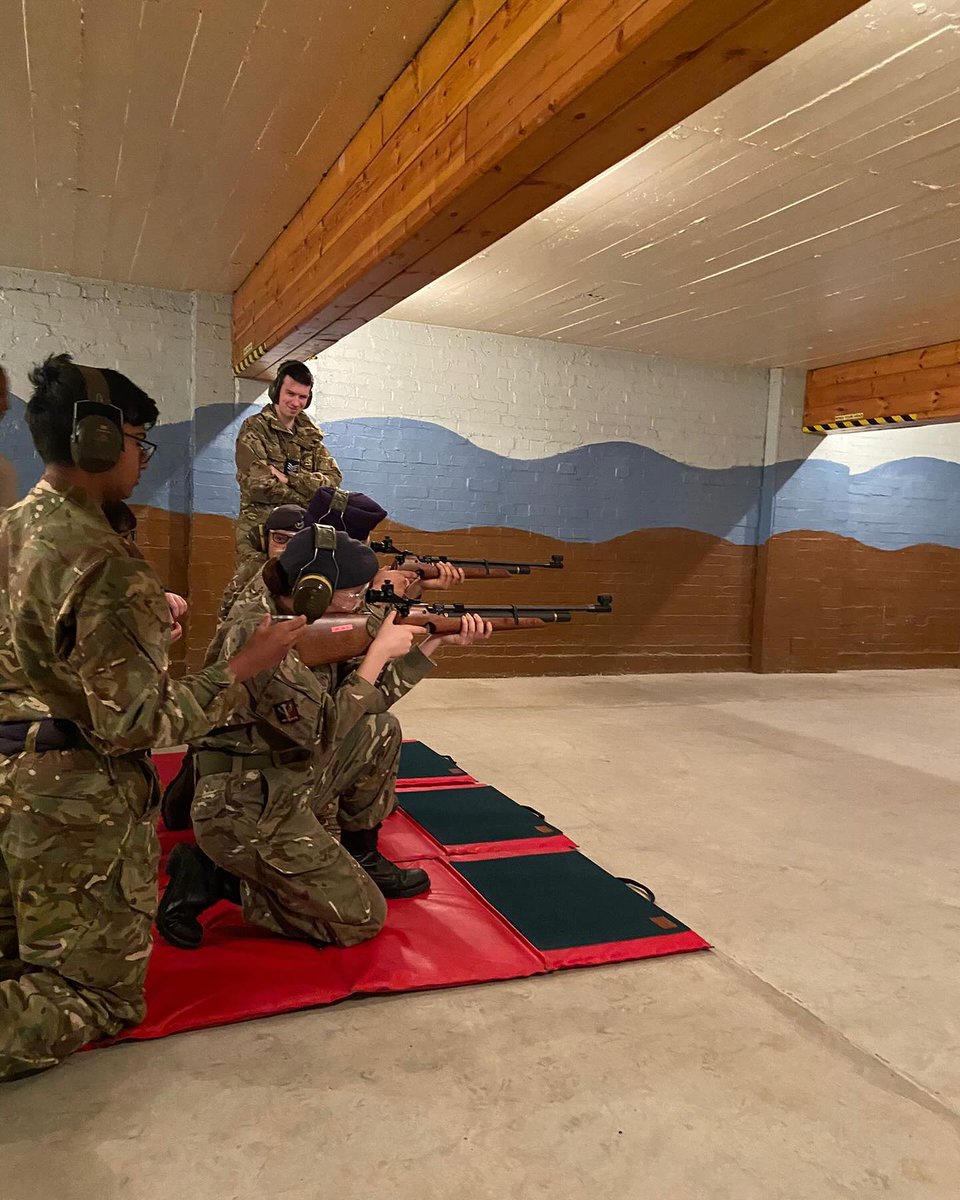 FSDRoss's tweet image. Away from Radio &amp;amp; Cyber - Spending the past few days and back onto the range! Big thanks to @34F_SQN for facilitating the IWT + Shoot! Great to see the hard work paying off from both cadets and staff with loads of shiny new blue badges being awarded 🙌

#aircadets #whatwedo