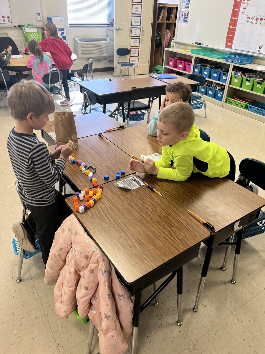 ChristineGindle's tweet photo. Our 1st graders this week were working on organizing, counting, and representing groups of numbers with @IllustrateMath https://t.co/NUY3DDSDz7
