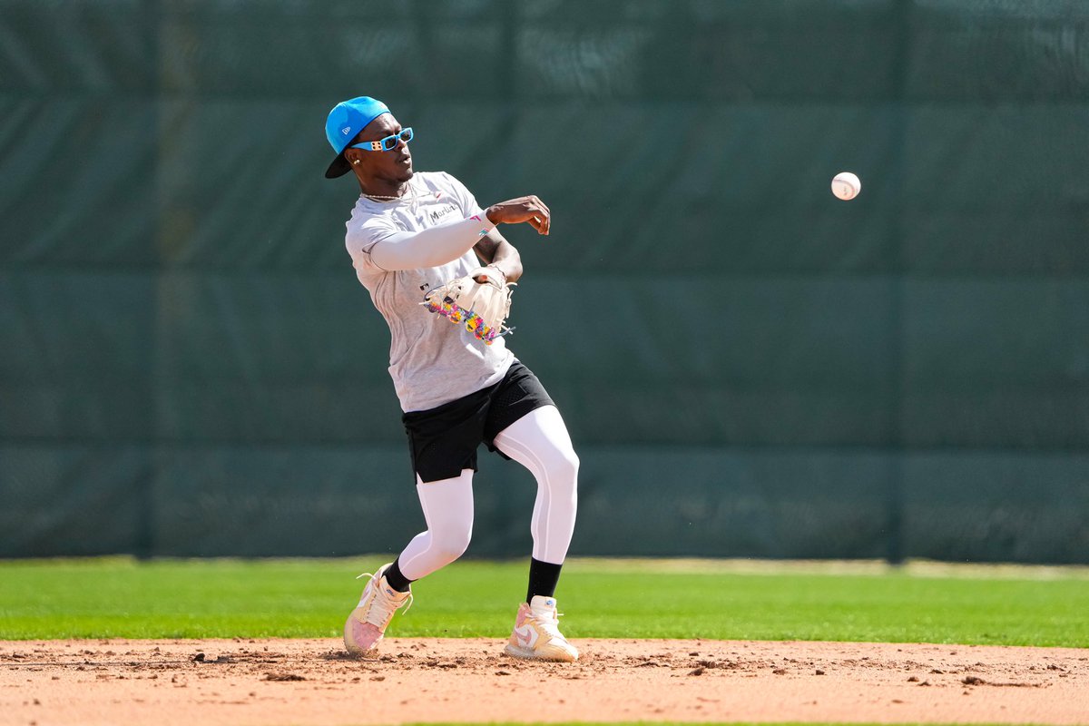 FDSN_Marlins's tweet image. 🎷🎷