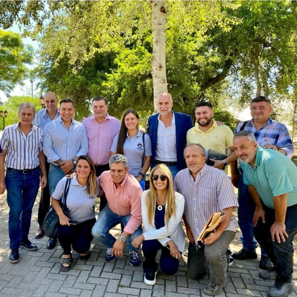juliobanuelosok's tweet photo. Reunidos con el Presidente de @turismocba, @DarioCapitani, el Int. @CarlosOviedoOk, Leg. Ceballos, miembros de #LaBrocheriana, equipos técnicos y autoridades de distintos sectores y localidades para organizar la #Peregrinación Caminata-Cabalgata por los #CaminosDeBrochero. https://t.co/5LHrKjAHNL