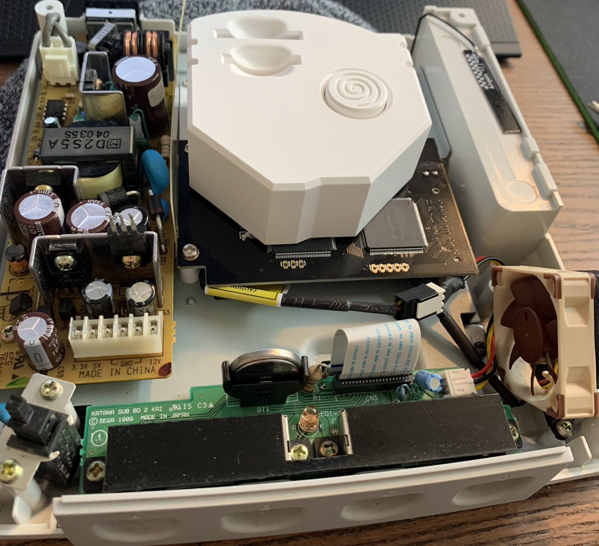 sbbexe's tweet photo. @Nostroscythe sending you the progress photos of the Dreamcast I mentioned in chat. Just a few mods… https://t.co/UOOt8nCMZr