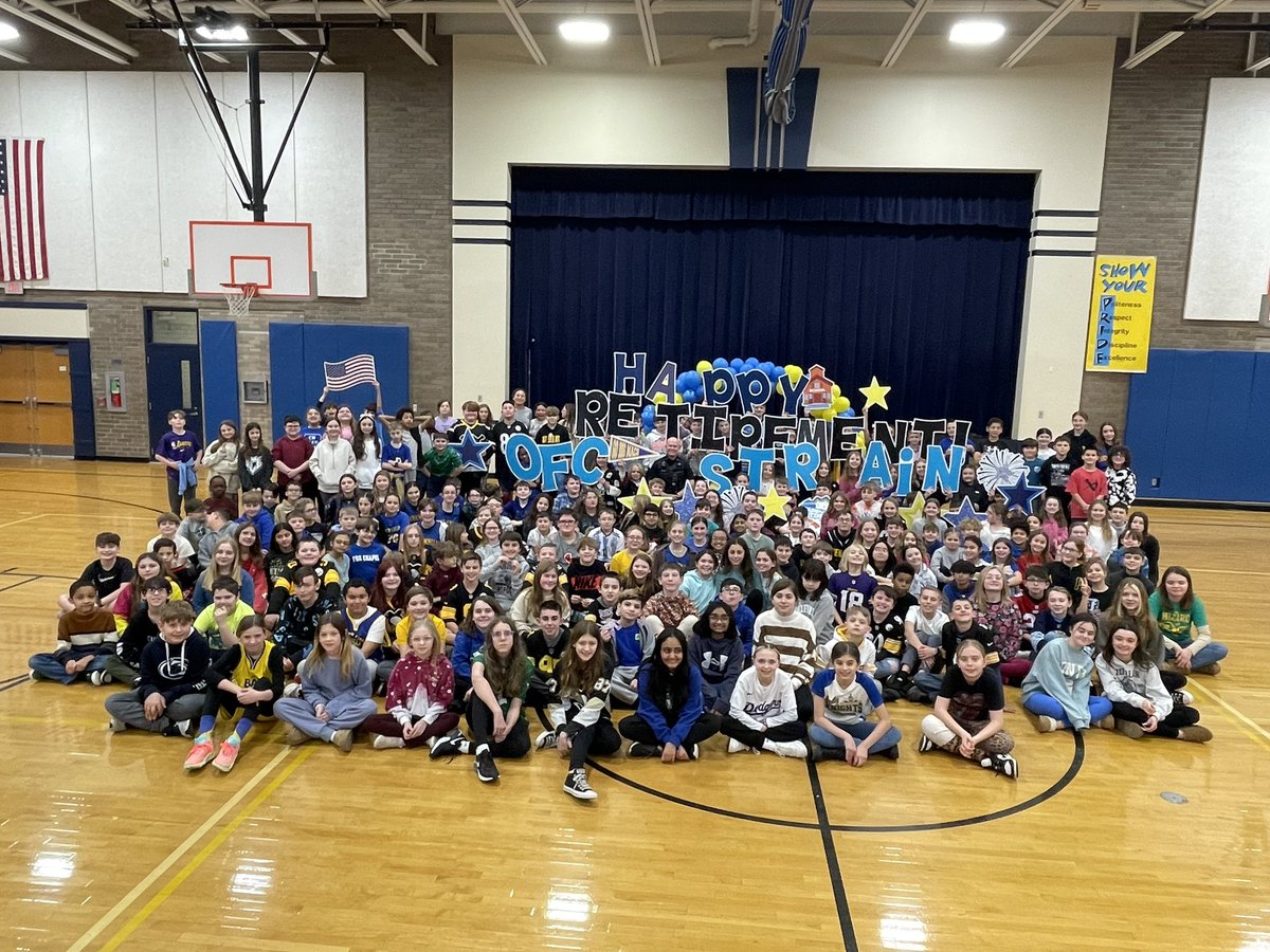 CISCMSD's tweet image. One more shoutout to Officer Strain! Thank you for being a part of our school community-enjoy your retirement!! @canon_mac @DrTaranto