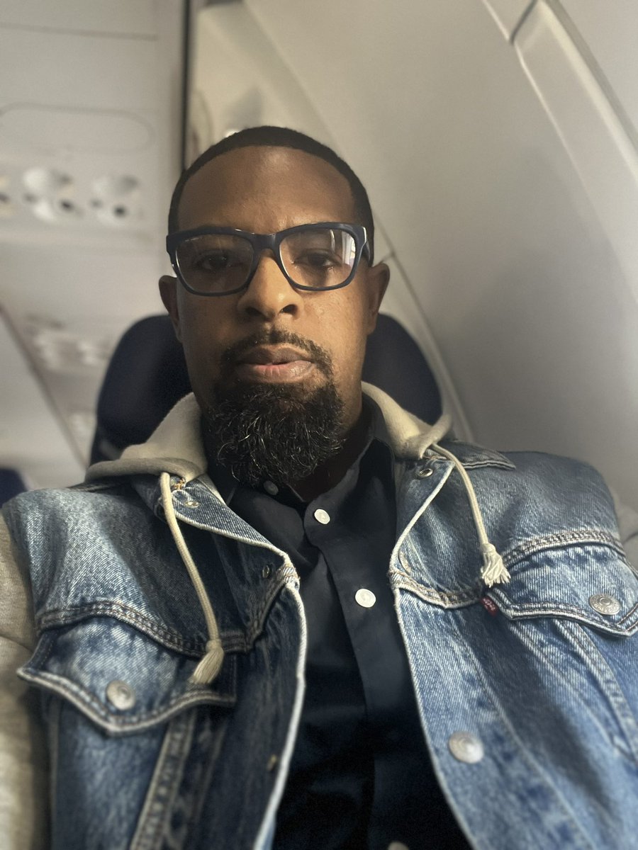 DJUnpredictable's tweet photo. I heard someone say, “There’s no place like home!”  

See you soon JACKSON, MS‼️

I am DJ UNPREDICTABLE 601 and Caramu Cunning, The Promoter  LLC

#nowbooking #professionalDJ #eventcurator https://t.co/055rhS3PGz