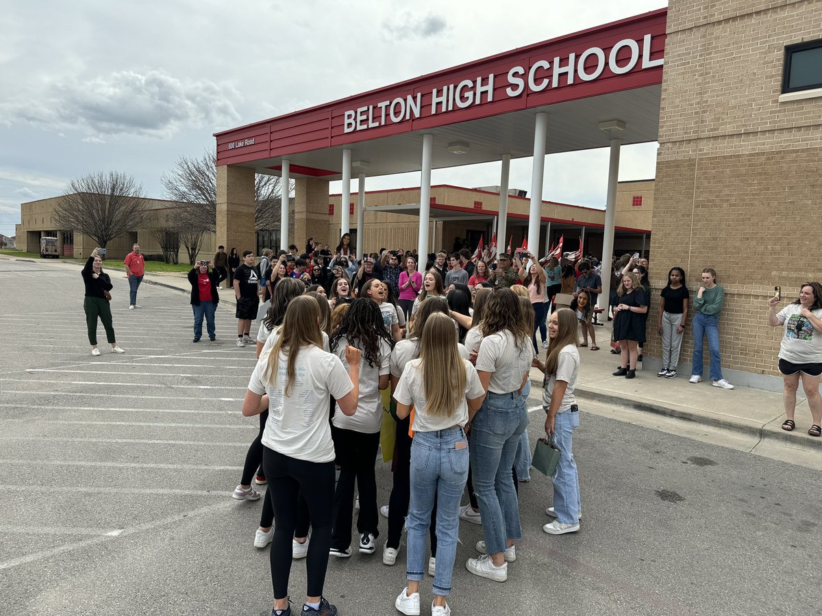 randypittenger's tweet photo. It’s a great day for a big send off for our awesome Belton Magic Belles on their way to the ADTS Lost Pines Showcase in Bastrop. Thanks to our BHS Cheerleaders, M100, Color Guard, students, faculty & parents for your support! #MagicBelles #BMBforever #BigRedCommunity #ILoveBelton https://t.co/BC6CKgiTbW