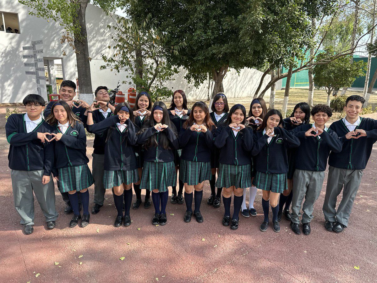 Conalep_Edomex's tweet photo. 💥Vivimos con emoción y patriotismo desbordado, las eliminatorias de la zona norte en el Concurso de la Ruta Símbolos Patrios.❤️‍🔥 
 
¡Voces impecables, llenas de sentimiento 🗣️🎙️ y ejecuciones perfectas de las y los participantes! 🫡🇲🇽 
 
#25AñosApasionadamente 
#ElPoderDeServir https://t.co/Sbo08elxR2