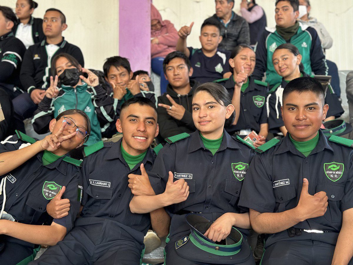 Conalep_Edomex's tweet photo. 💥Vivimos con emoción y patriotismo desbordado, las eliminatorias de la zona norte en el Concurso de la Ruta Símbolos Patrios.❤️‍🔥 
 
¡Voces impecables, llenas de sentimiento 🗣️🎙️ y ejecuciones perfectas de las y los participantes! 🫡🇲🇽 
 
#25AñosApasionadamente 
#ElPoderDeServir https://t.co/Sbo08elxR2