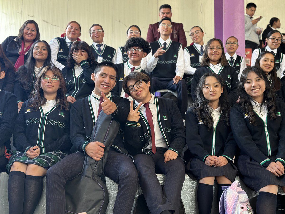 Conalep_Edomex's tweet photo. 💥Vivimos con emoción y patriotismo desbordado, las eliminatorias de la zona norte en el Concurso de la Ruta Símbolos Patrios.❤️‍🔥 
 
¡Voces impecables, llenas de sentimiento 🗣️🎙️ y ejecuciones perfectas de las y los participantes! 🫡🇲🇽 
 
#25AñosApasionadamente 
#ElPoderDeServir https://t.co/Sbo08elxR2