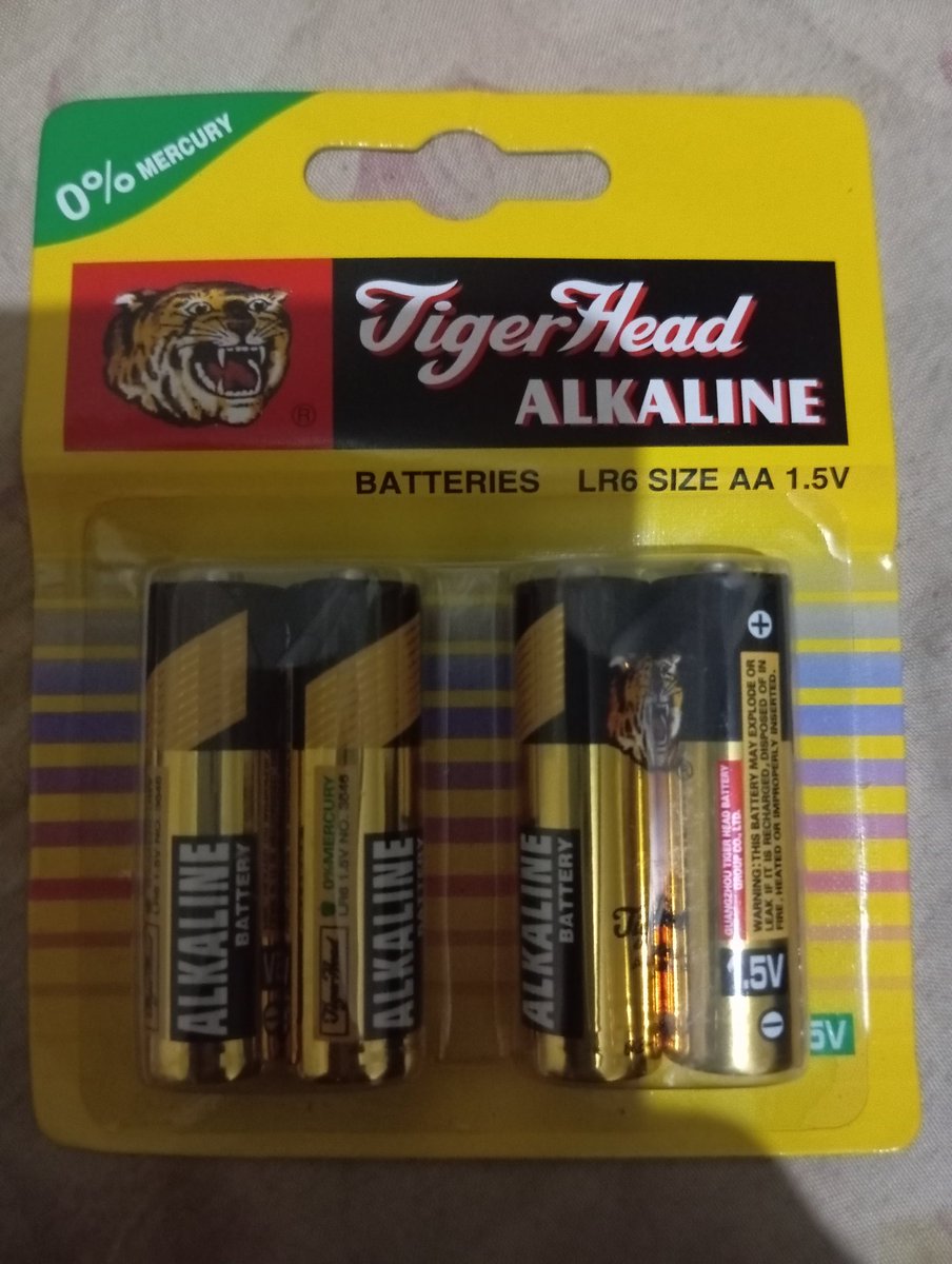 agapeiyke's tweet photo. Nigeria is just truninoniown. I went to buy this battery 2 days ago. The price was N1k. I reached into my wallet and realized I could only spare N700. Within me, I was like, "okay, I can always come back to pick it up later". So my people,

My president
Labour party
1 USD https://t.co/5FnXHe5j0n