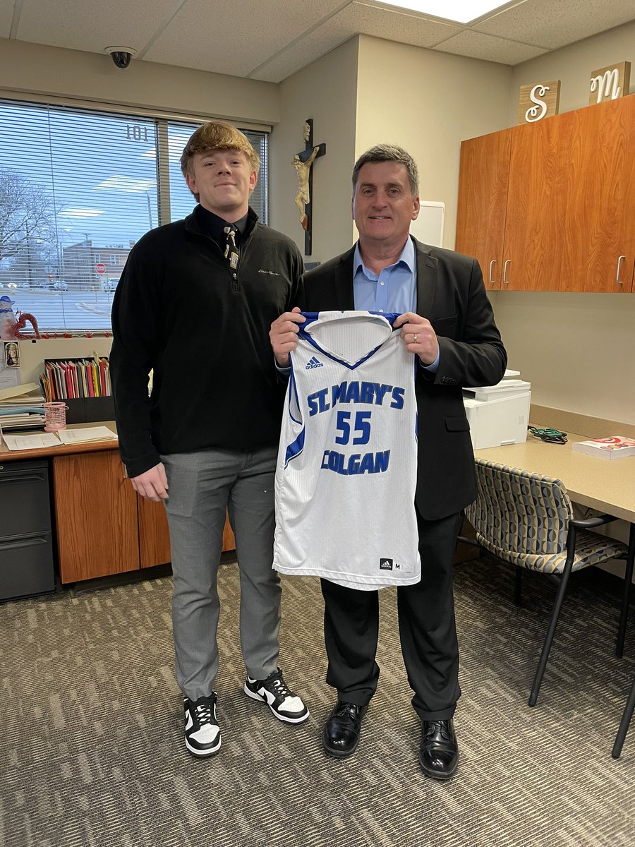 ColganBB's tweet photo. For home games our seniors are giving out their old jerseys to staff members that have had a positive influence in their life! Thank you for all that you do for our student-athletes!!
#TheColganWay βοΈππ https://t.co/YPmkgtPwd3
