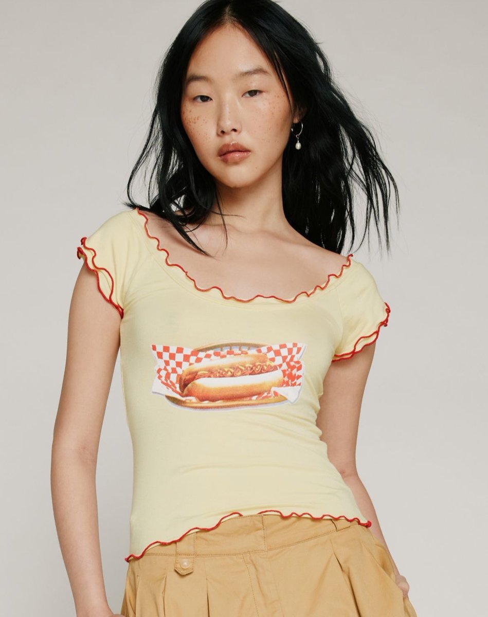 pwiscila's tweet image. I think Urban Outfitters really has their finger on the pulse