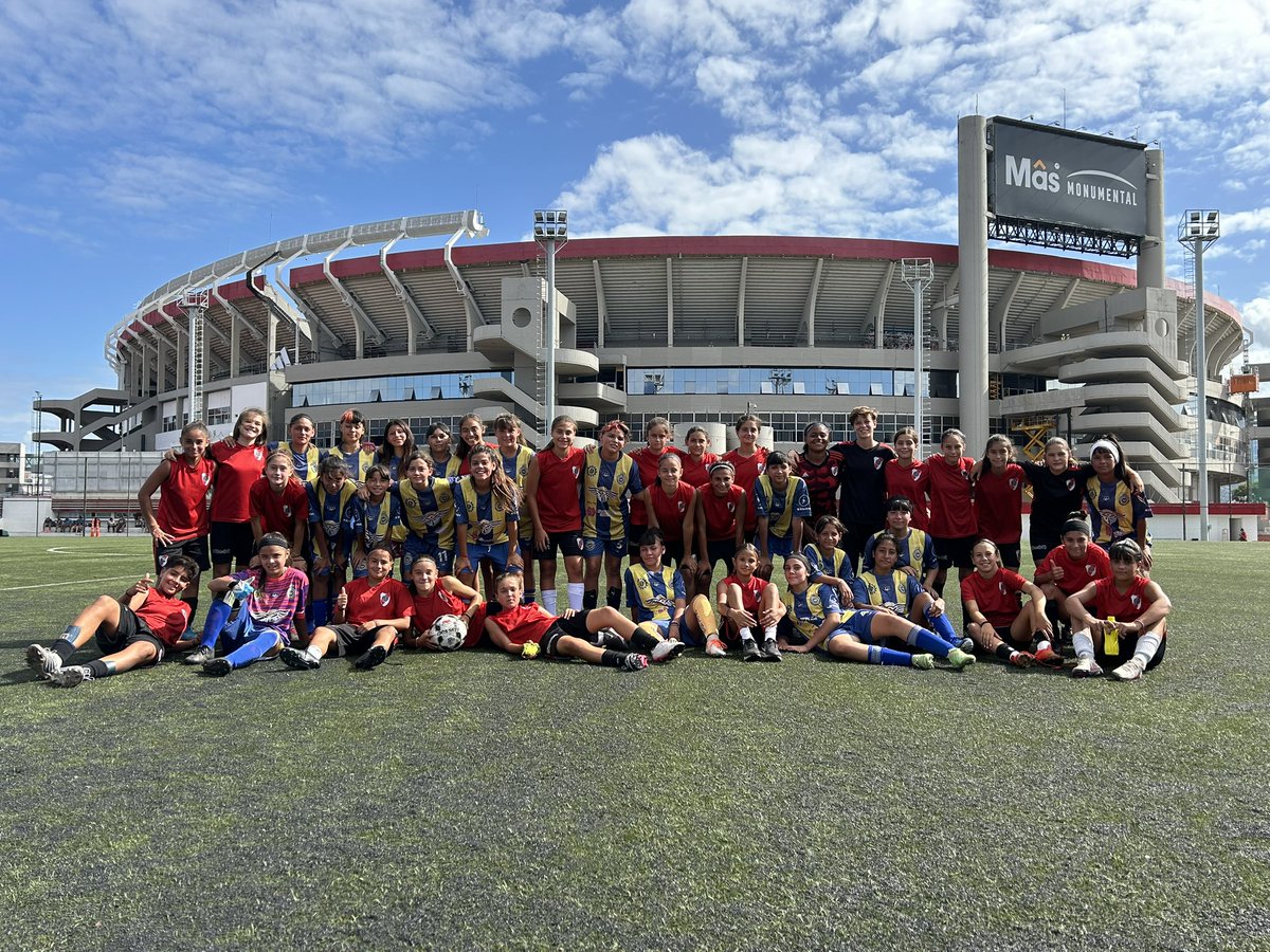 RiverPlateFem's tweet photo. ⚽️🐣 𝐉𝐨𝐫𝐧𝐚𝐝𝐚 𝐝𝐞 𝐚𝐦𝐢𝐬𝐭𝐨𝐬𝐨𝐬 para las categorías formativas

Sub 12, Sub 14 y Sub 16 disputaron hoy un amistoso frente a Real Metalúrgico en la cancha Auxiliar de Mâs Monumental ❤️ https://t.co/vfFATQ8zjk