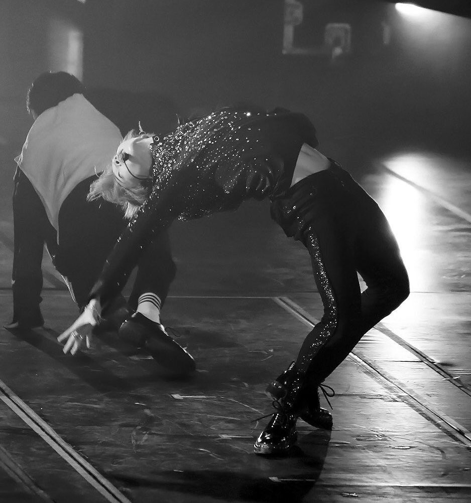 Jimin’s core strength 😳- not for the faint hearted 
A mimi thread