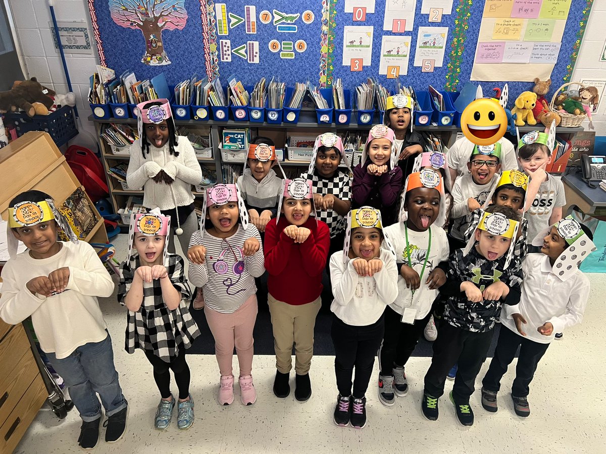 Anderson_Stars's tweet photo. Happy 101st day of school! @Discovery_elem https://t.co/AABITGoQkJ