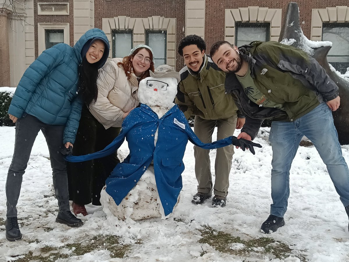 TekleSmithLab's tweet photo. This week's snowfall allowed us to do some skeletal editing of our own ☃️ https://t.co/xojQpjEWpc