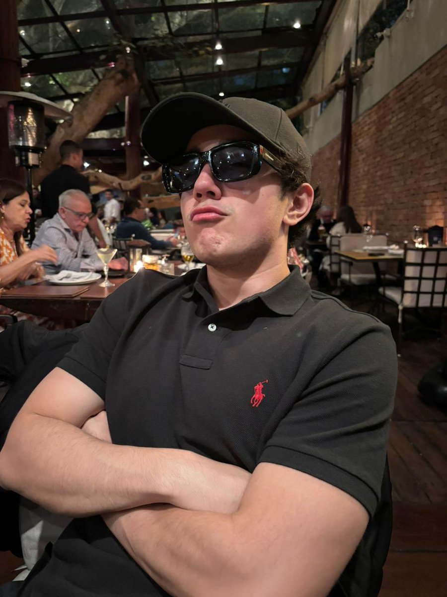 TaeKashi_'s tweet photo. FELICIDADES ROIER POR SER EL STREAMER REVELACIÓN DEL AÑO tanto para comunidades hispanas como para comunidades de todas partes del mundo

Rompiste barreras de idioma, creaste amigos en el camino, alegraste los días de muchos y no hay ningún premio que exprese lo grande que eres https://t.co/3sw7FnOzUz