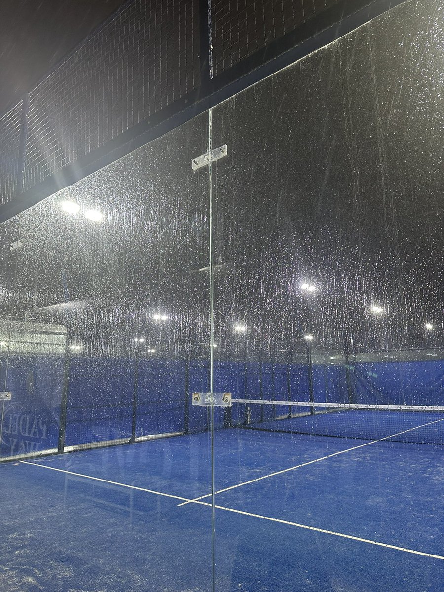Shahad_alka's tweet photo. Padel in the rain 🥺 🤍 https://t.co/S2pwPsMuo8