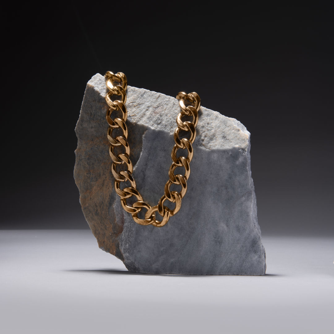 befansee's tweet photo. Elevate your style with timeless sophistication – our gold chain bracelet for men is the epitome of refined masculinity.

Shop Now 👉 https://t.co/sCuu3I3oZf

#mensjewellery #goldelegance #goldbraceletformen #befansee #junoonhai https://t.co/4D5JUXR0Wr