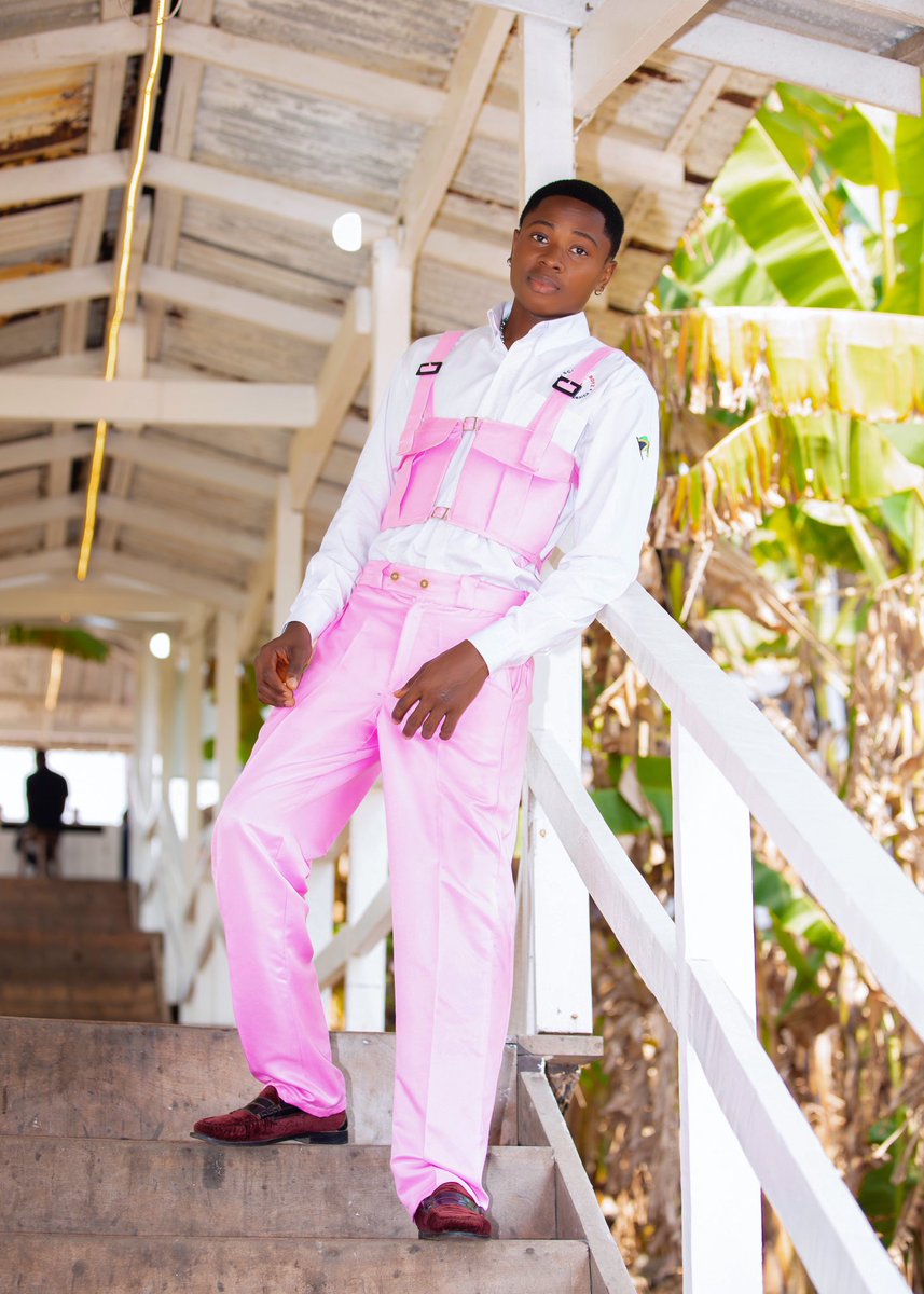 GangerKamara's tweet photo. #Pinkworld

#fashion #lifestyle #model #Real #explore https://t.co/iZVuTYDNlJ