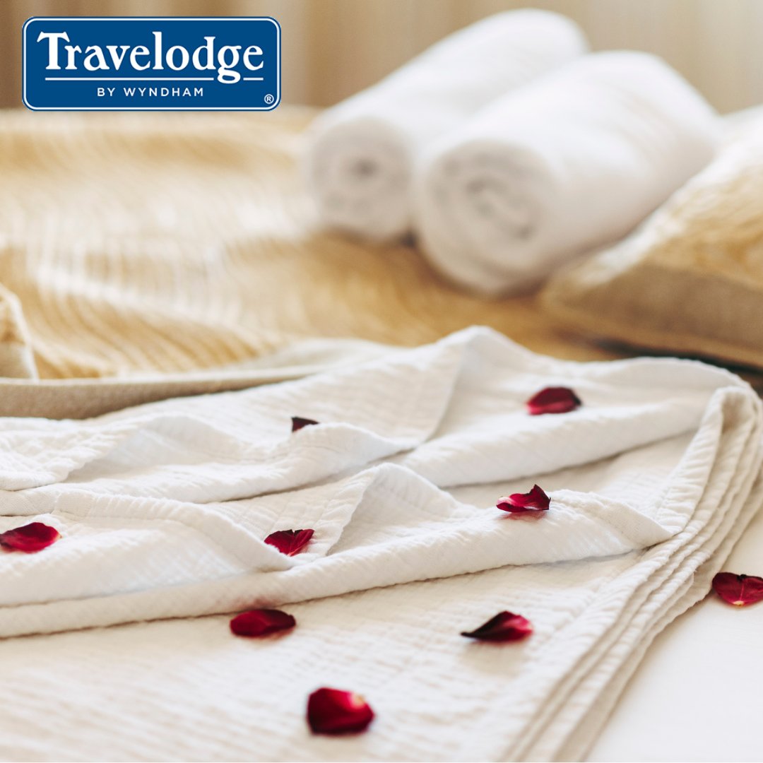 Celebrate the month of love with a romantic getaway to Travelodge Lakeland. Cozy rooms and charming surroundings set the perfect stage for your Valentine's escape. 💕🏨#FebruaryGetaway #TravelodgeRomance #VisitLakeland