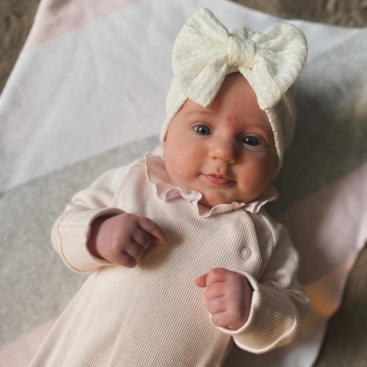 RoxyLouX's tweet photo. Ivy Florence 🤍 3.5 months of our beautiful little girl https://t.co/4SvKb201a5