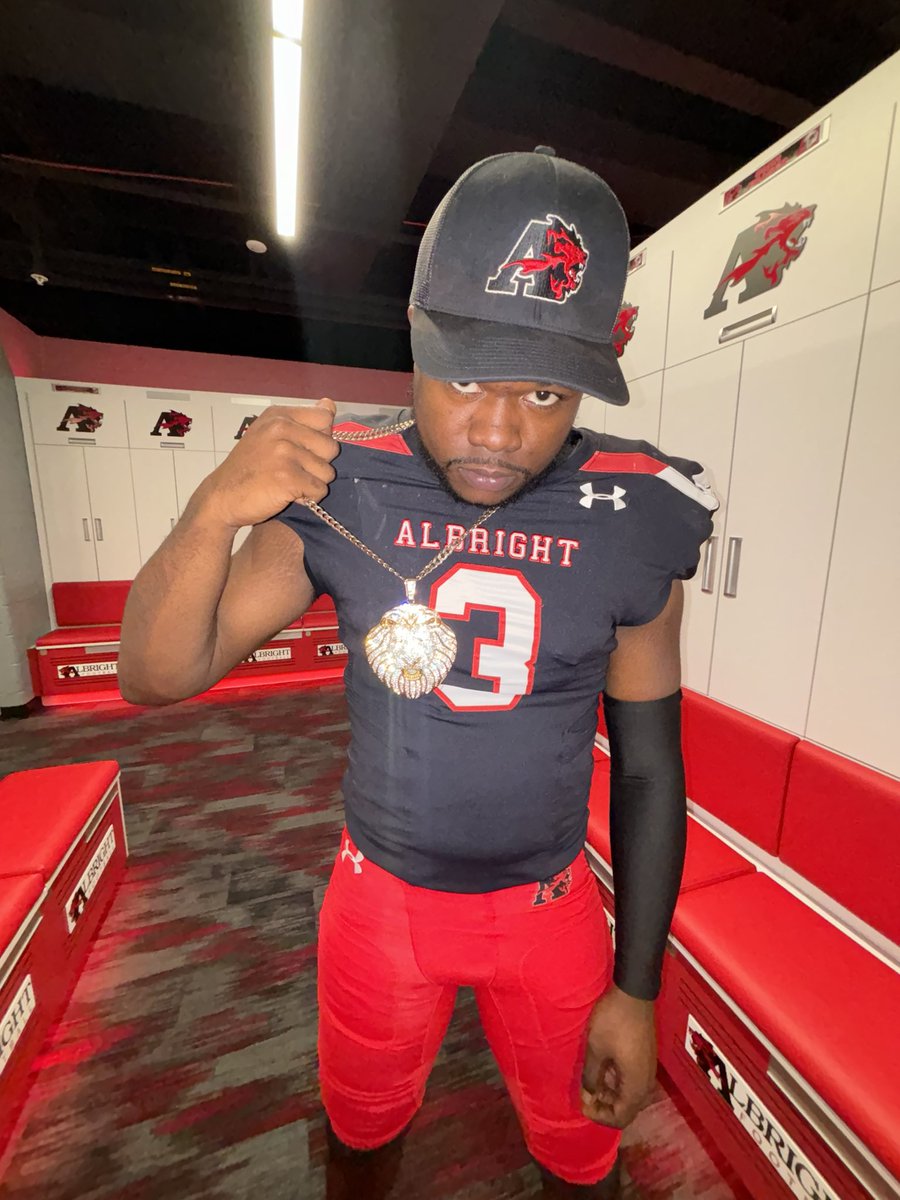 Jeremia37023497's tweet photo. “Hey POPS look at ya son🕊️” I am beyond blessed to earn my 1st Offer to Albright College!!! @CoachWeaverAC @QBCoachCollins @Isaac_Collins @CoachPajic @Albright_FBall @AlbrightCollege @chillbelton @coachkscott_
#Lionup🦁
#LLPOP🕊️
#BAP🦅 https://t.co/uHZ5f62Vl3