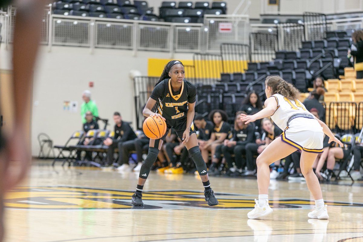KSUOwlsWBB's tweet photo. 𝑰𝒏𝒔𝒊𝒅𝒆 𝒕𝒉𝒆 𝑮𝒂𝒎𝒆 𝑵𝒐𝒕𝒆𝒔 📝

🎓 @KyndallGolden's 40 blocks this season are 3rd in the KSU DI single-season list; her 54 career blocks are 7th in KSU DI history

🎓 @kaylamassop is a stellar 46% on field goals in her career

🎓 @only1carly is 42 points away from 1,000 in her collegiate career

#𝐅𝐥𝐲𝐒𝐢𝐥𝐞𝐧𝐭 | #𝐍𝐨𝐄𝐱𝐜𝐮𝐬𝐞𝐬 🦉🏀
