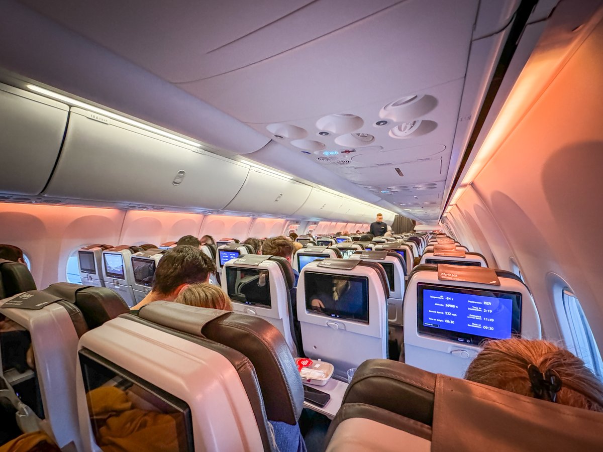 David from Simply Aviation tweet media