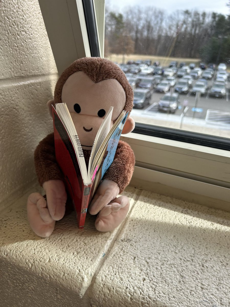 Had a little fun posing reading buddies as readers when checking in with some students in 6th LA today. The kids loved it and didn’t want to disturb him! Miss Georgis, thanks for letting me visit! 📚
 #sosalife <a href="/GlasgowMS/">Glasgow MS</a> <a href="/purely_pallotto/">Jenn Pallotto</a>