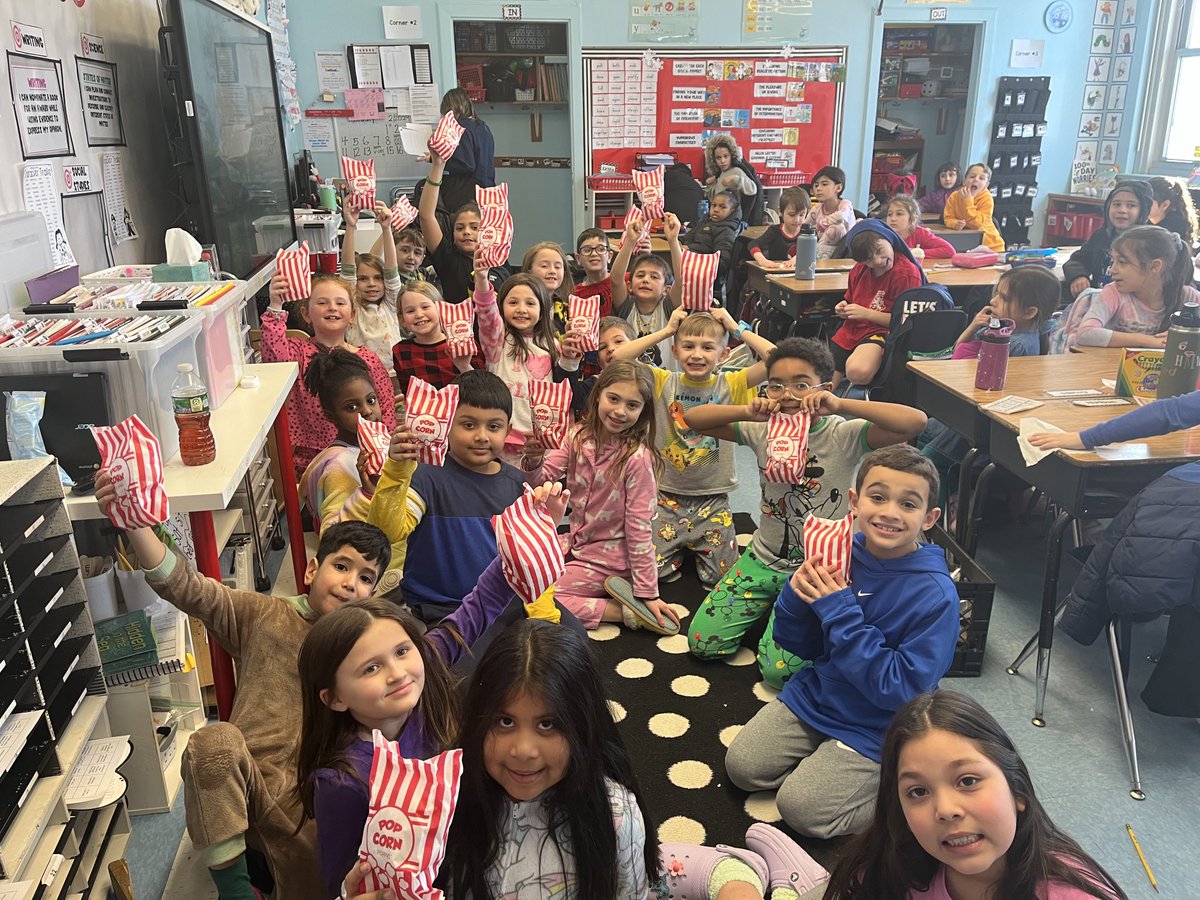There’s no better way to learn about irreversible changes than by popping and enjoying some popcorn!! ⁦<a href="/OSchool4/">School 4</a>⁩