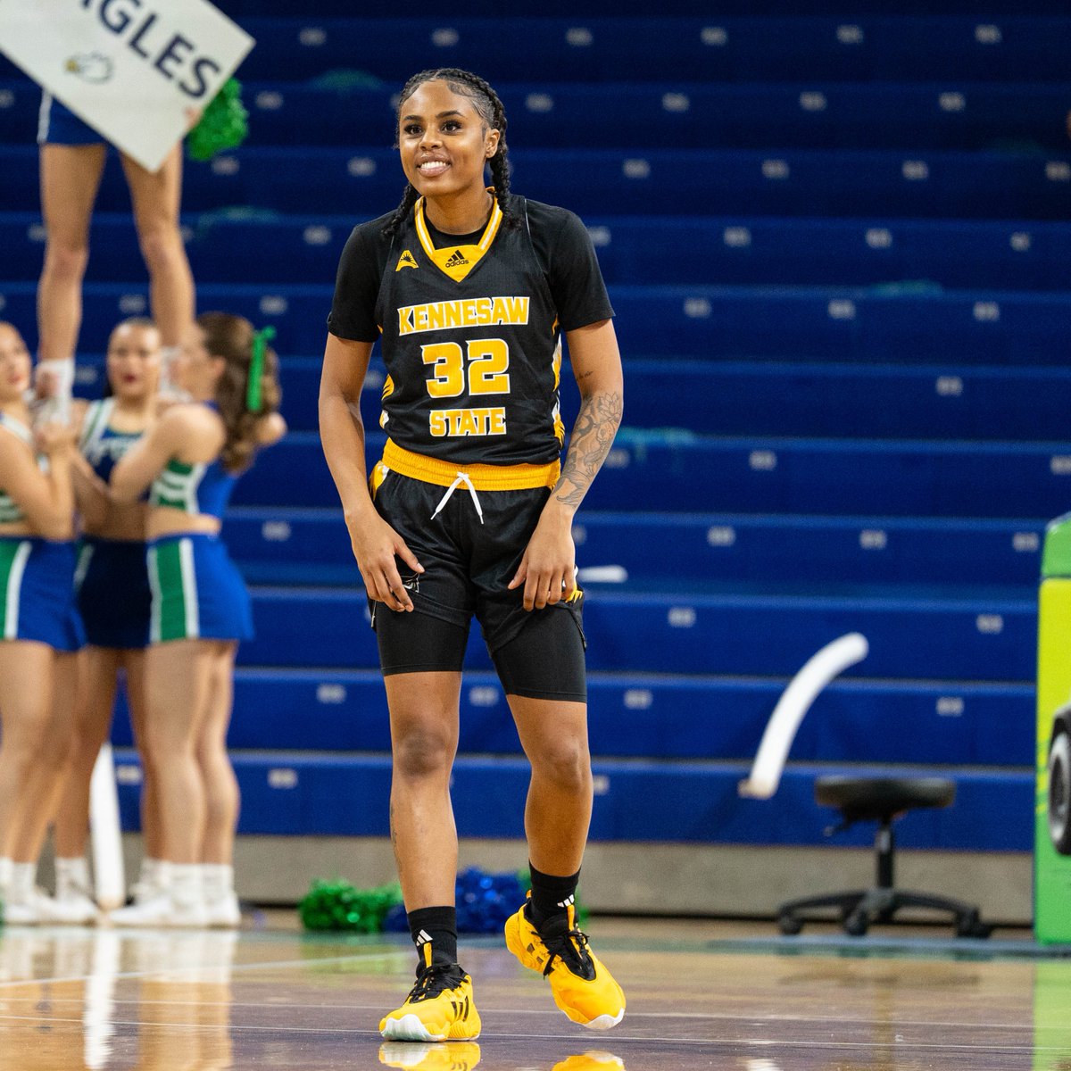 KSUOwlsWBB's tweet photo. 𝑰𝒏𝒔𝒊𝒅𝒆 𝒕𝒉𝒆 𝑮𝒂𝒎𝒆 𝑵𝒐𝒕𝒆𝒔 📝

🎓 @KyndallGolden's 40 blocks this season are 3rd in the KSU DI single-season list; her 54 career blocks are 7th in KSU DI history

🎓 @kaylamassop is a stellar 46% on field goals in her career

🎓 @only1carly is 42 points away from 1,000 in her collegiate career

#𝐅𝐥𝐲𝐒𝐢𝐥𝐞𝐧𝐭 | #𝐍𝐨𝐄𝐱𝐜𝐮𝐬𝐞𝐬 🦉🏀
