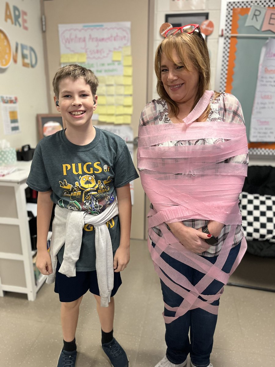 Today we invited our admin in for a surprise…to be wrapped in love to end our #RandomActsofKindnessWeek and Valentine’s week! 💞#AppreciateYourAdmin #DentonISDEngaged <a href="/dentonisd/">Denton ISD</a> <a href="/EversParkElem/">EversParkElementary</a> <a href="/ErinVennell/">Erin Vennell</a> <a href="/e_staniszewski/">Erin Staniszewski</a> <a href="/joyfaulks/">Joy Faulks</a>