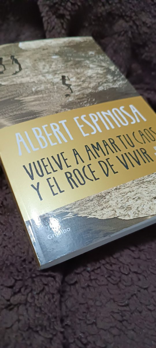espinosa_albert's tweet photo. Ama tu caos, ama tu diferencia, ama lo que te hace único. Si lo logras, aún te faltará lo más complicado: amar tu caos a pesar del roce de la vida. Y es que el roce de la vida puede hacerte olvidar quien eres y por qué eres así. https://t.co/qcVx5CuHX1