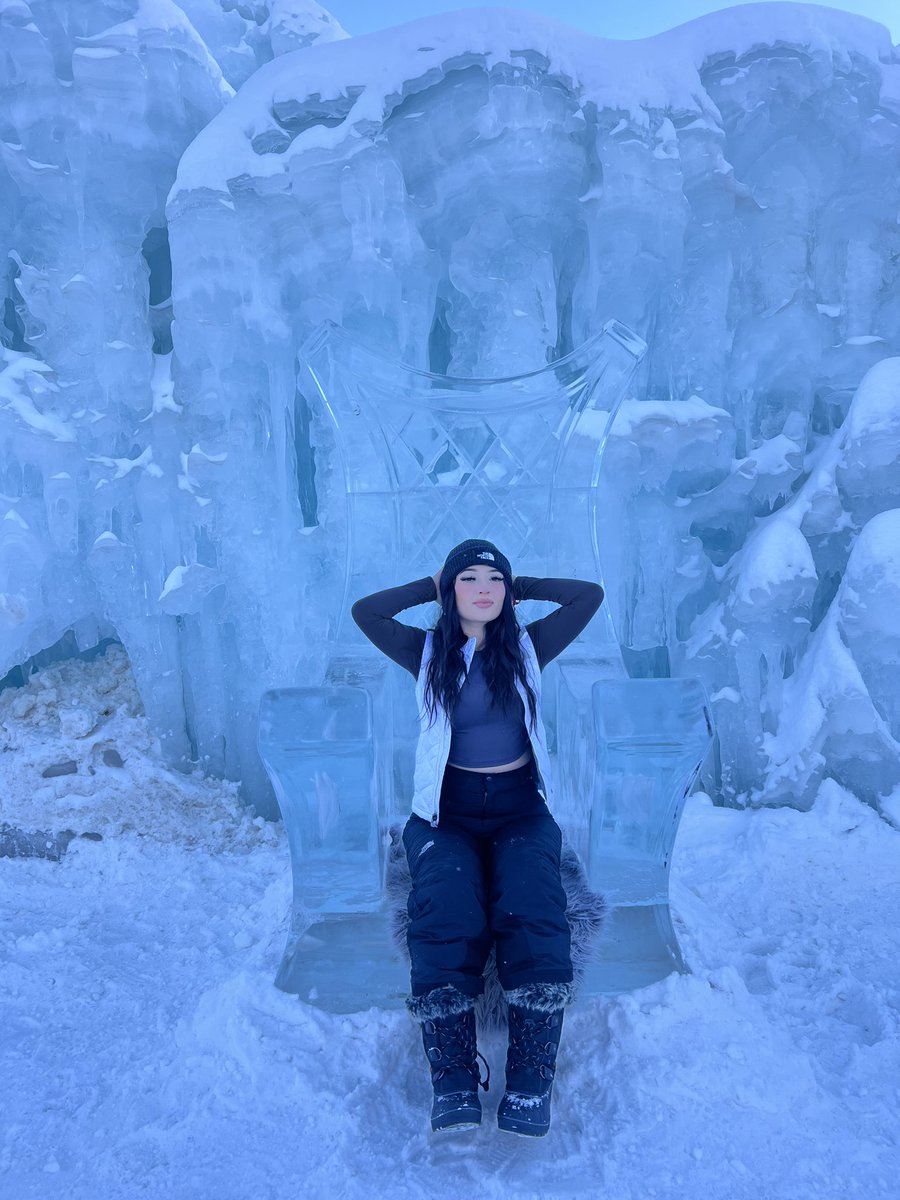_katmedrano's tweet photo. love me in the snow real bad https://t.co/x8iYKDd312