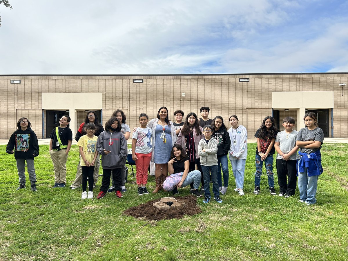 Today we had the pleasure of planting our own class tree. It’s exciting to care and watch it flourish. Thank you to the elementary environmental education department for this amazing opportunity! @NISDScience @NISDCarlosCoon