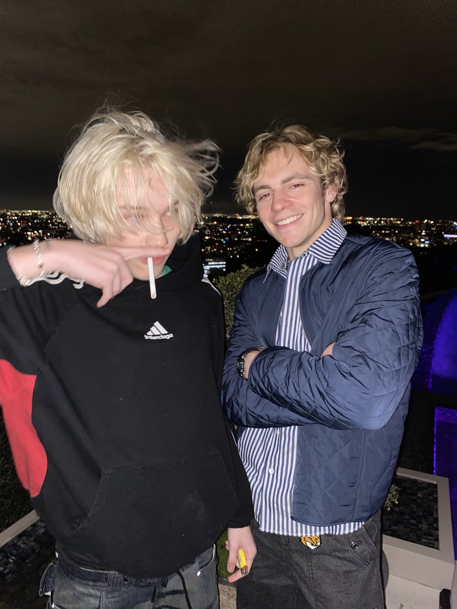 nettspend's tweet image. im with austin lookin for ally